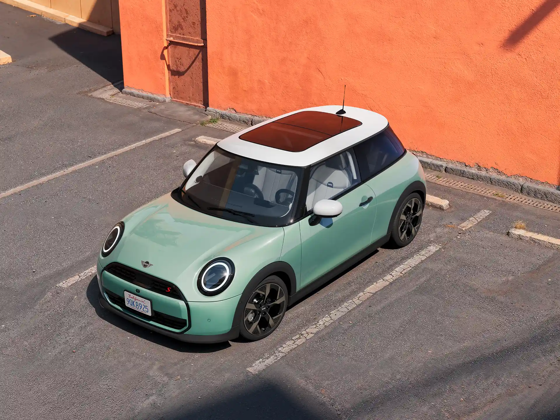Τρίθυρο MINI Cooper - Βίντεο εξωτερικής σχεδίασης