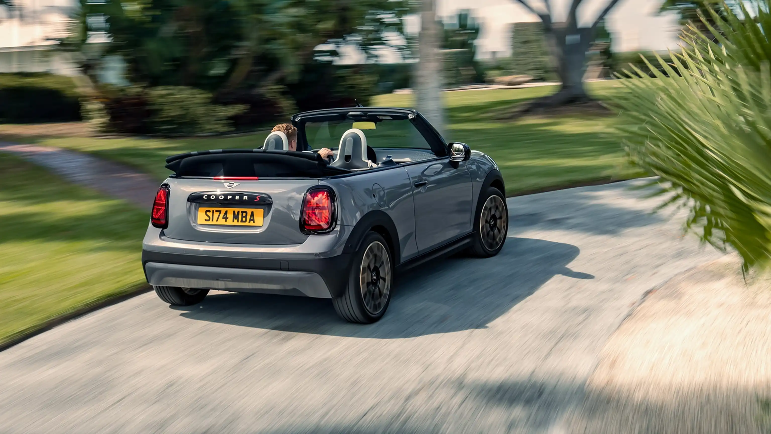 MINI Cooper Cabrio - επισκόπηση - πλαϊνή λήψη
