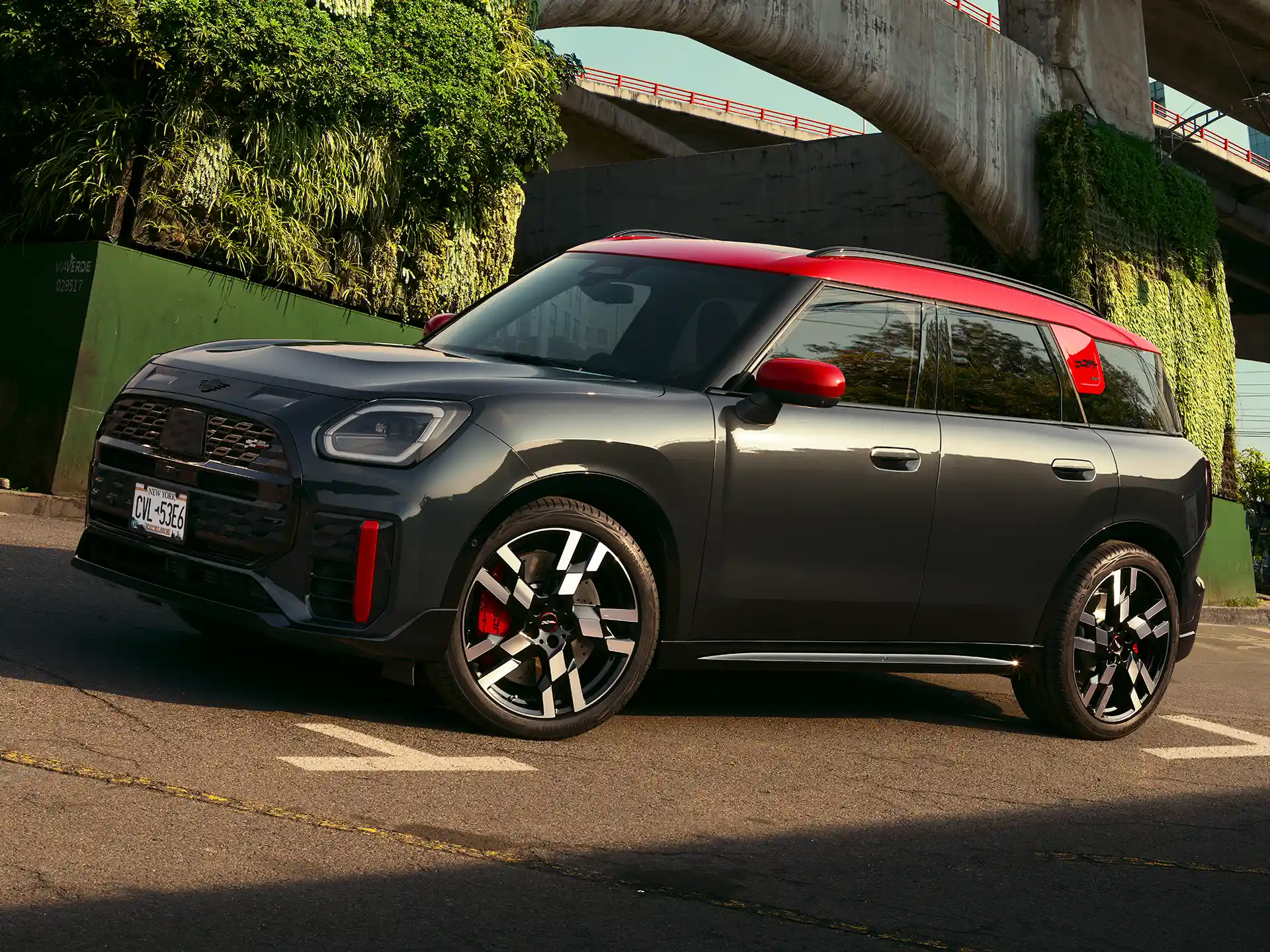 MINI John Cooper Works - U25 JCW πλαϊνή λήψη