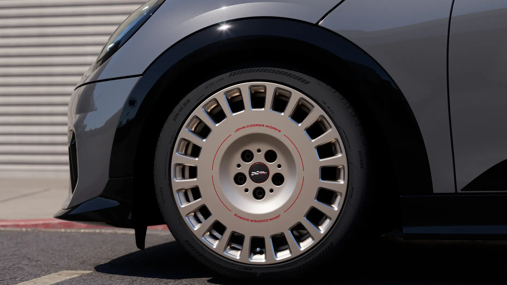 MINI Ζάντες ελαφρού κράματος 18" JCW Rallye Spoke 992 σε Vibrant Silver με θερινά ελαστικά.