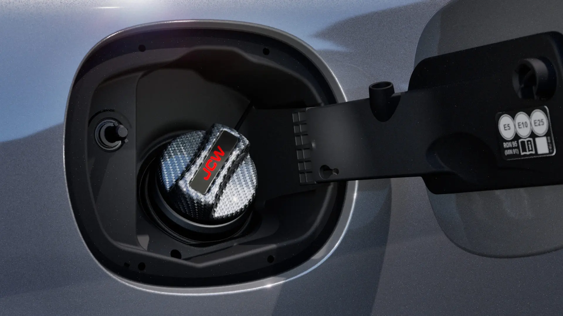 Τάπα ρεζερβουάρ καυσίμου από ανθρακονήματα MINI John Cooper Works με επιγραφή JCW.