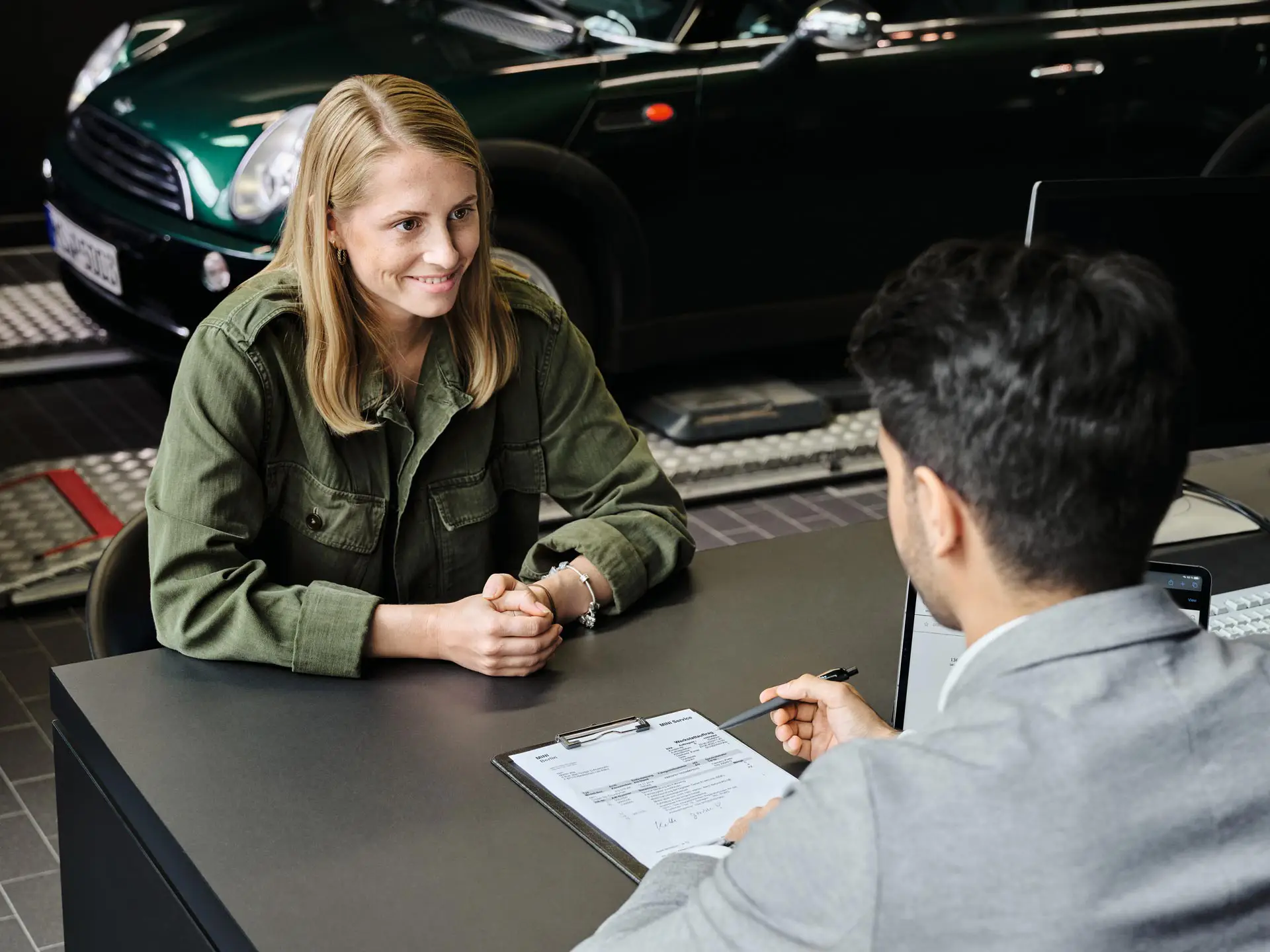 Κλείσε ένα ραντεβού service.