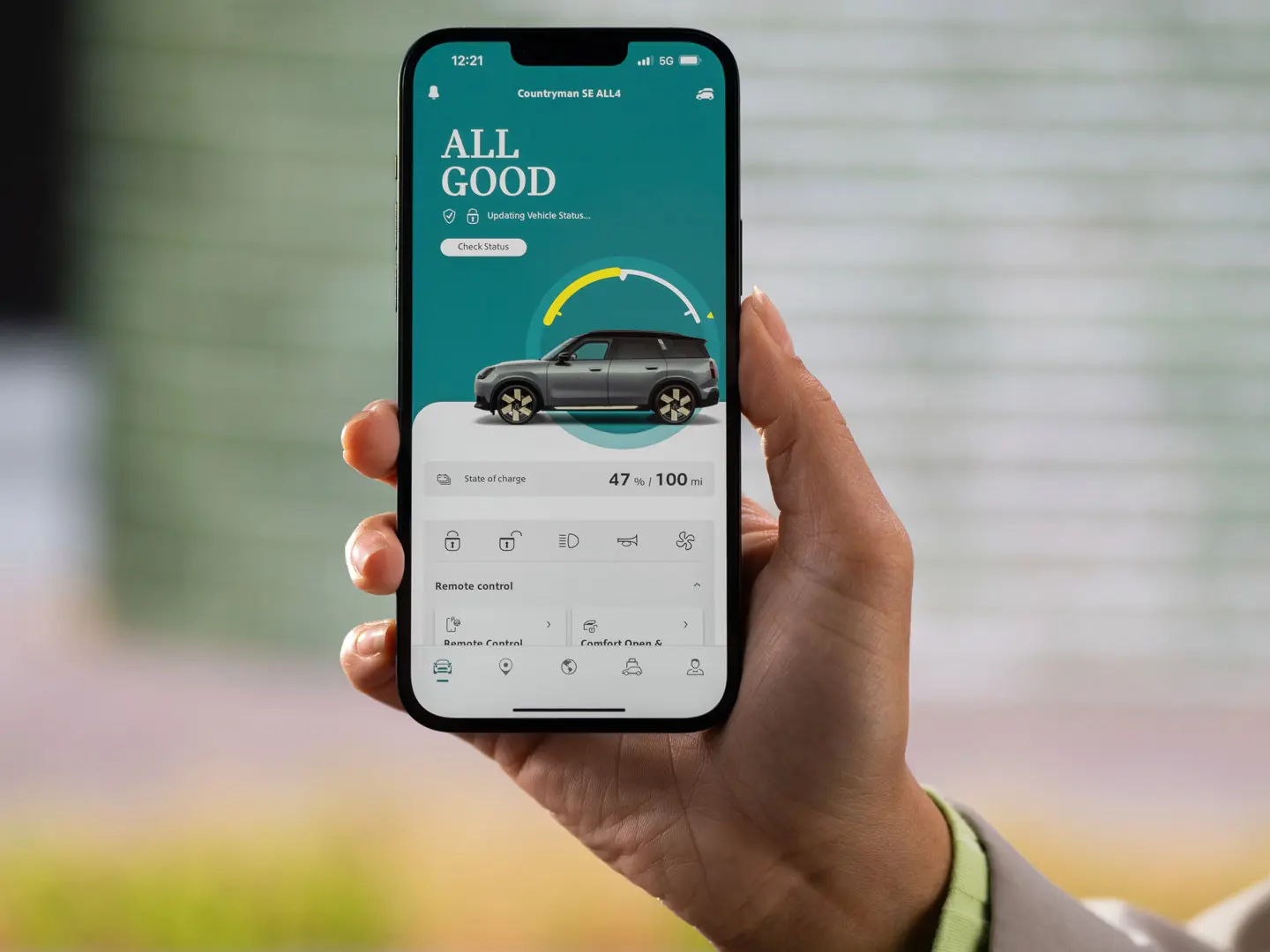 Οι υπηρεσίες Remote Services στην εφαρμογή MINI App δείχνουν την τρέχουσα κατάσταση φόρτισης και το εκτιμώμενο υπόλοιπο εύρος αυτονομίας.