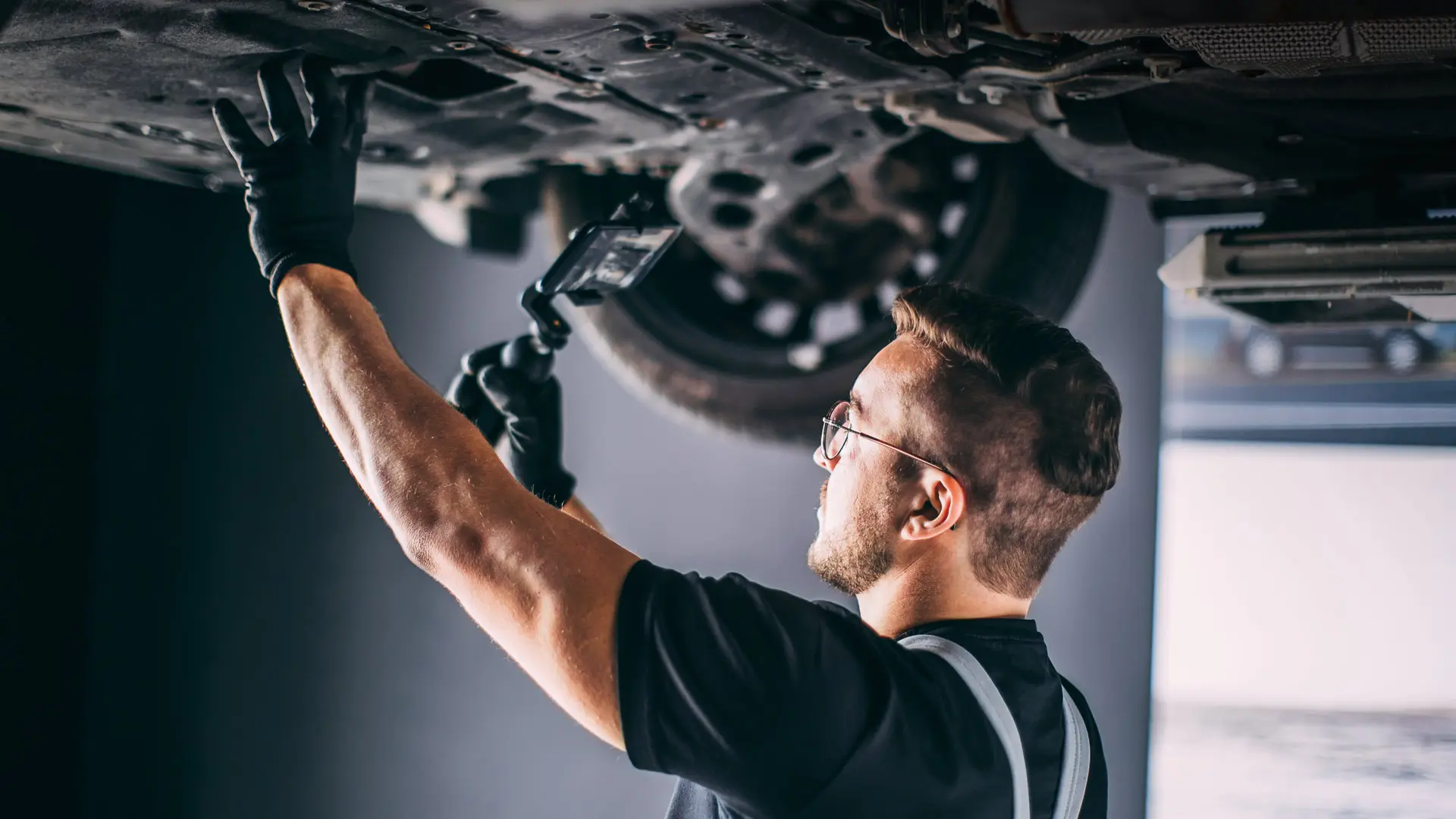 Επιθεώρηση δαπέδου αμαξώματος