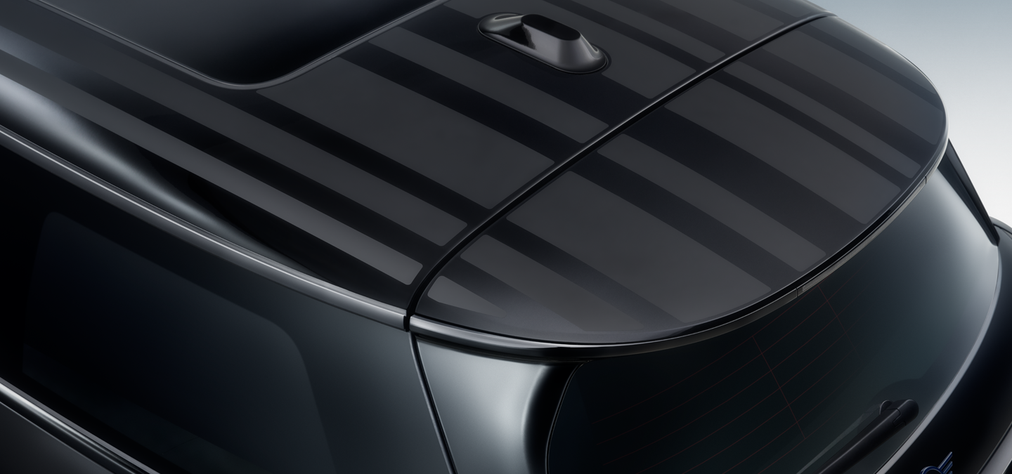 Κοντινή λήψη από επάνω της οροφής του MINI Paul Smith Edition σε μαύρο χρώμα αντίθεσης με μοναδικό σχέδιο ρίγας