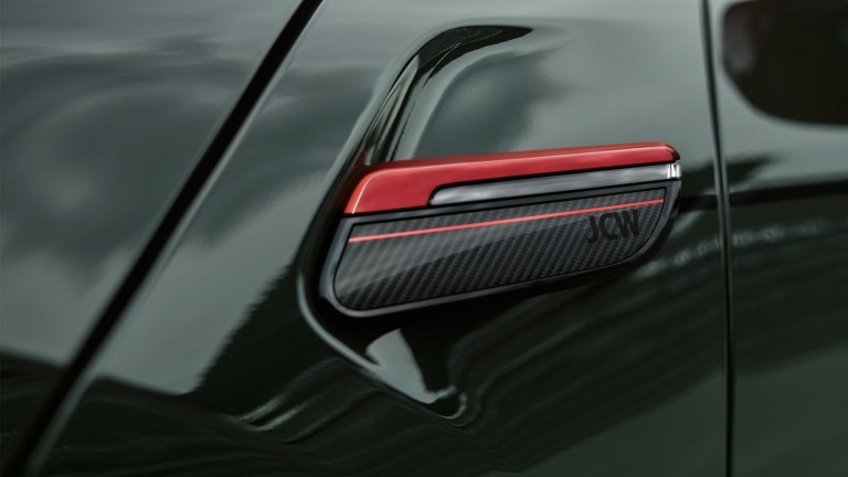 MINI John Cooper Works – κόκκινο και μαύρο – πλαϊνά διακοσμητικά φτερών από ανθρακονήματα