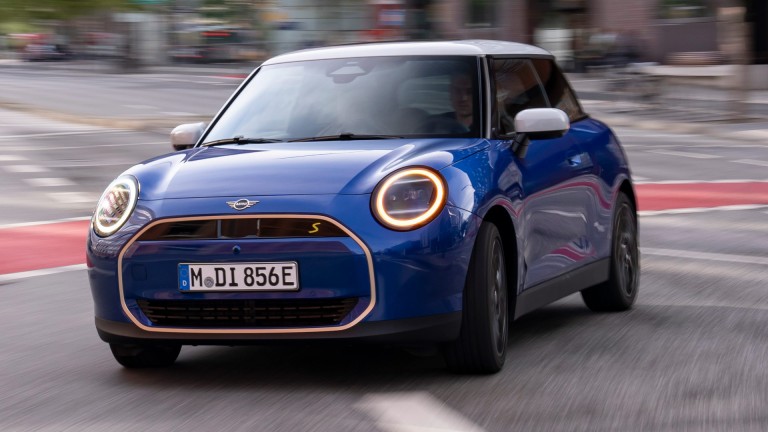 MINI Ηλεκτροκίνηση - φόρτιση μπαταρίας