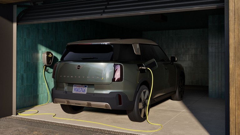 Ηλεκτρική κινητικότητα MINI - φόρτιση - εισαγωγή