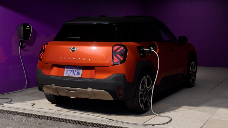 Αμιγώς ηλεκτρικό MINI Aceman - μωσαϊκό - φόρτιση και αυτονομία