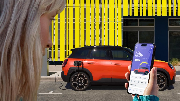 Αμιγώς ηλεκτρικό MINI Aceman - μωσαϊκό - ψηφιακή εμπειρία