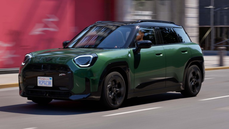 Αμιγώς ηλεκτρικό MINI Aceman - μωσαϊκό - οδηγική εμπειρία