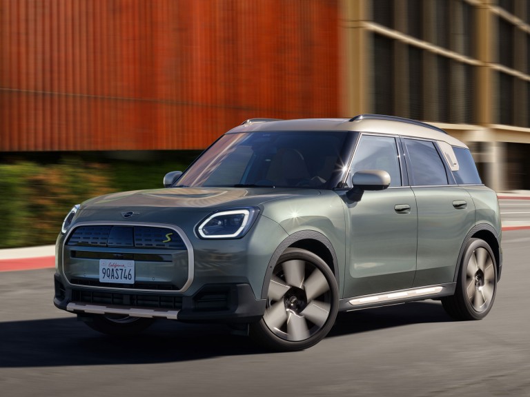 Αμιγώς ηλεκτρικό MINI Countryman - οδηγική εμπειρία - υποστήριξη οδήγησης