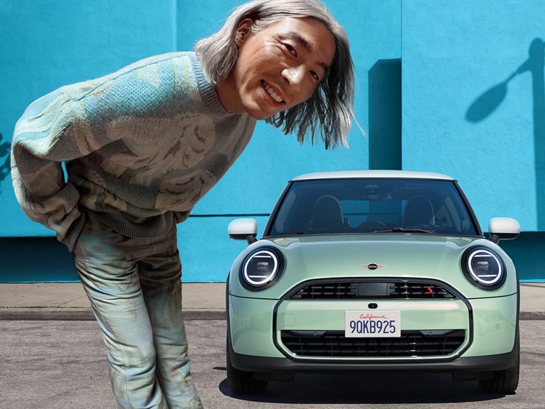 Τρίθυρο MINI Cooper - Financial Services - επισκόπηση - επικοινωνία